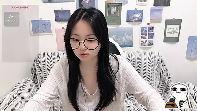 Snapshot of LiLiYbaby chatting on 05.09.26 LiLiYbaby online show from 05.09.26
