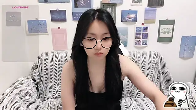 Snapshot of LiLiYbaby chatting on 05.28.26 LiLiYbaby online show from 05.28.26
