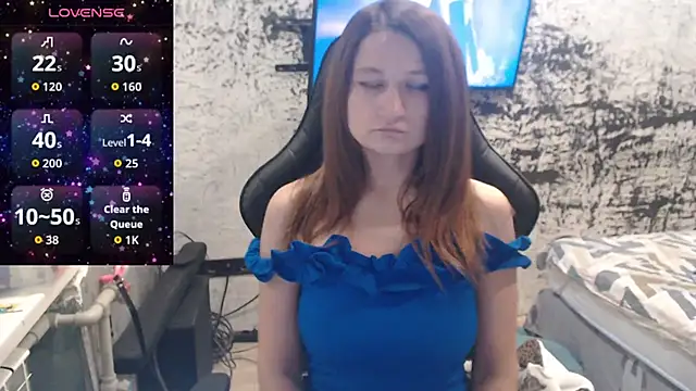 Snapshot of PamelaYoun chatting on 10.06.25 PamelaYoun online show from 10.06.25