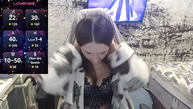 Snapshot of PamelaYoun chatting on 10.09.25 PamelaYoun online show from 10.09.25