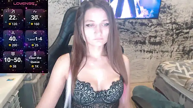 Snapshot of PamelaYoun chatting on 10.17.25 PamelaYoun online show from 10.17.25