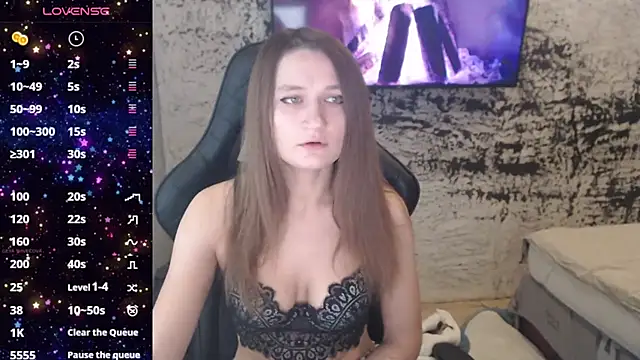 Snapshot of PamelaYoun chatting on 11.02.25 PamelaYoun online show from 11.02.25