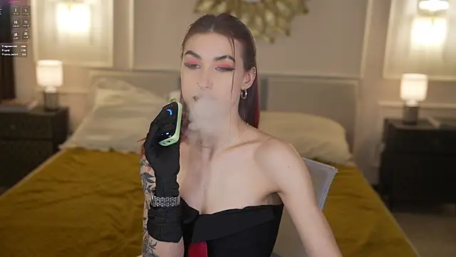 Magnetic Mia  online show from 03.28.26