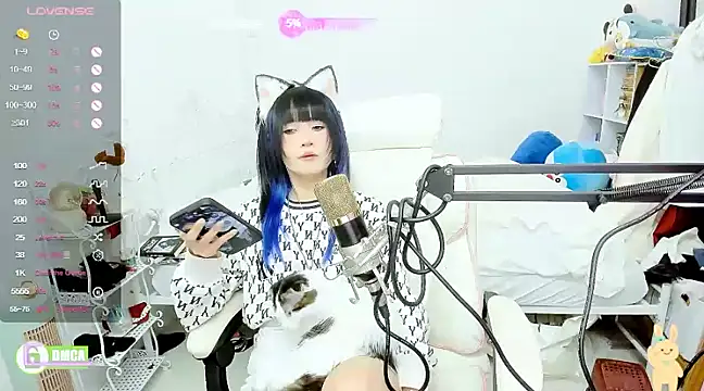 Snapshot of RassieRaph chatting on 12.17.24 RassieRaph online show from 12.17.24