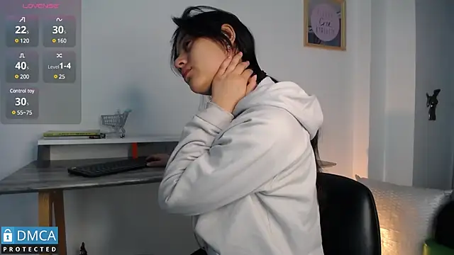 Snapshot of floriamANDjazmin chatting on 02.05.25 floriamANDjazmin online show from 02.05.25