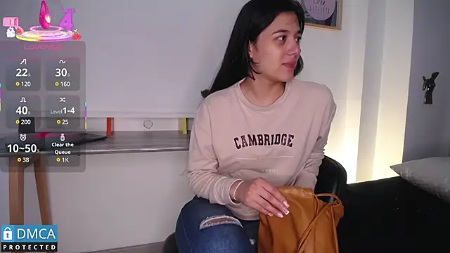 Snapshot of floriamANDjazmin chatting on 03.22.25 floriamANDjazmin online show from 03.22.25