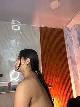 Snapshot of floriamANDjazmin chatting on 10.02.25 floriamANDjazmin online show from 10.02.25