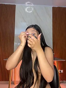 Snapshot of floriamANDjazmin chatting on 10.15.25 floriamANDjazmin online show from 10.15.25