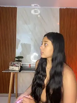 Snapshot of floriamANDjazmin chatting on 11.13.25 floriamANDjazmin online show from 11.13.25