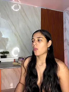 Snapshot of floriamANDjazmin chatting on 11.22.25 floriamANDjazmin online show from 11.22.25