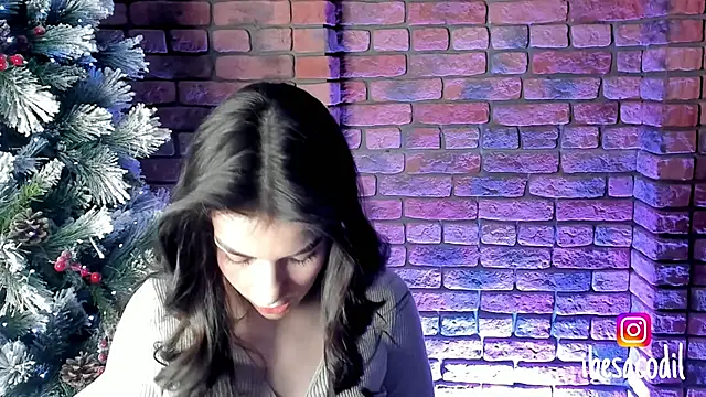 Snapshot of adriana_allien chatting on 01.08.25 adriana allien online show from 01.08.25