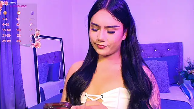 AssQueen18 online show from 10.28.25