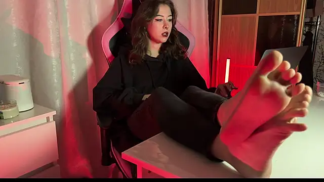 misswishh  online show from 10.03.25