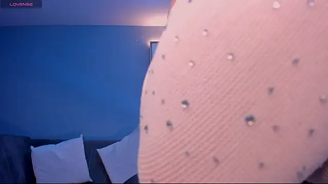 MaddisonLowe online show from 11.06.25