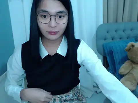 zhaviahale21 online show from 10.12.25