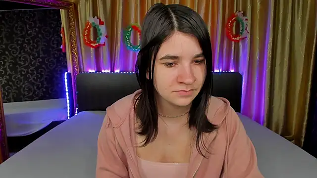  Polly Love  online show from 04.06.26