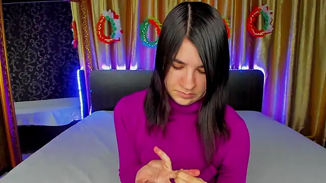  Polly Love  online show from 04.20.26