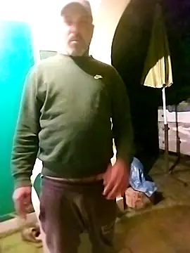 Snapshot of affascino chatting on 04.17.26 affascino online show from 04.17.26