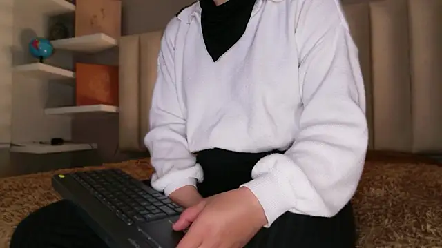 Megan mooree  online show from 03.25.26