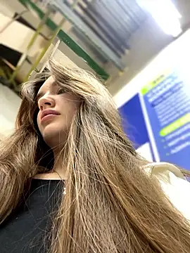 Snapshot of Holly_Molii chatting on 12.05.24 Holly Molii online show from 12.05.24