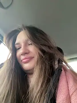 Snapshot of Holly_Molii chatting on 12.13.24 Holly Molii online show from 12.13.24