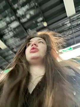 Snapshot of Holly_Molii chatting on 12.28.24 Holly Molii online show from 12.28.24