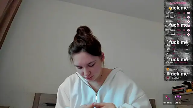 Snapshot of Holly_Molii chatting on 02.18.25 Holly Molii online show from 02.18.25