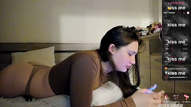 Snapshot of Holly_Molii chatting on 02.23.25 Holly Molii online show from 02.23.25