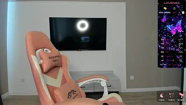 Snapshot of Holly_Molii chatting on 09.19.25 Holly Molii online show from 09.19.25