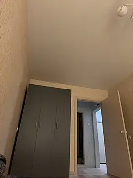 Holly Molii online show from 04.18.26