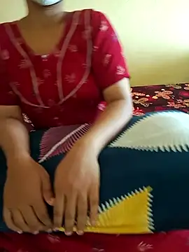 Snapshot of yourtamilcouple chatting on 03.11.25 yourtamilcouple online show from 03.11.25