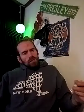 Snapshot of RobStrokes215 chatting on 12.21.24 RobStrokes215 online show from 12.21.24