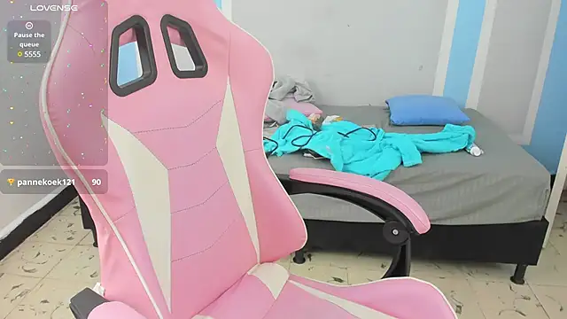 Snapshot of im_angels77 chatting on 01.11.25 im angels77 online show from 01.11.25