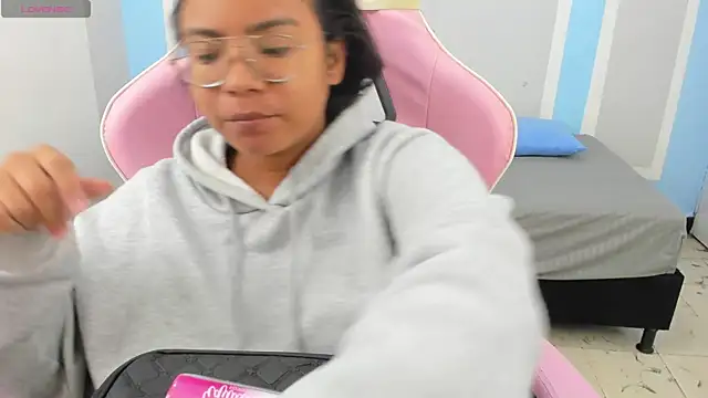 Snapshot of im_angels77 chatting on 01.13.25 im angels77 online show from 01.13.25