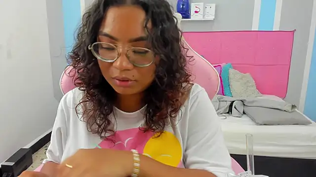 Snapshot of im_angels77 chatting on 01.20.25 im angels77 online show from 01.20.25