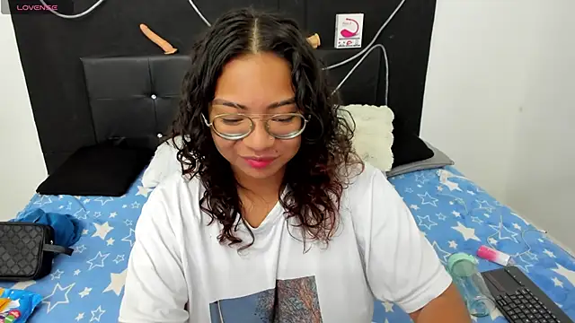 Snapshot of im_angels77 chatting on 02.01.25 im angels77 online show from 02.01.25