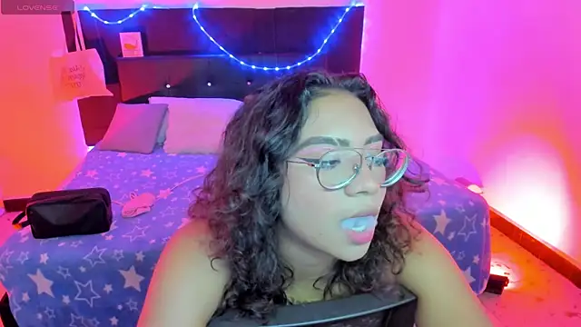 Snapshot of im_angels77 chatting on 02.17.25 im angels77 online show from 02.17.25