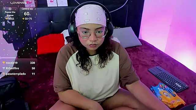 Snapshot of im_angels77 chatting on 02.21.25 im angels77 online show from 02.21.25