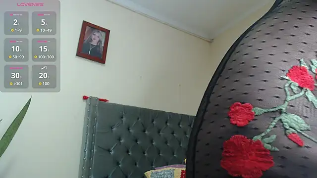 Snapshot of Emmy_flow chatting on 12.22.24 Emmy flow online show from 12.22.24