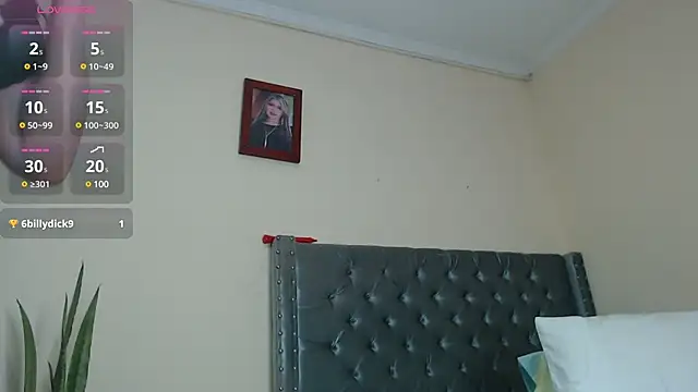 Snapshot of Emmy_flow chatting on 01.05.25 Emmy flow online show from 01.05.25