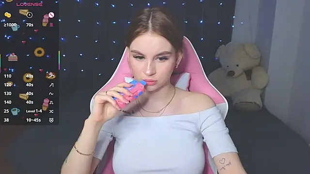 Snapshot of doll_barbieee chatting on 04.29.26 doll barbieee online show from 04.29.26
