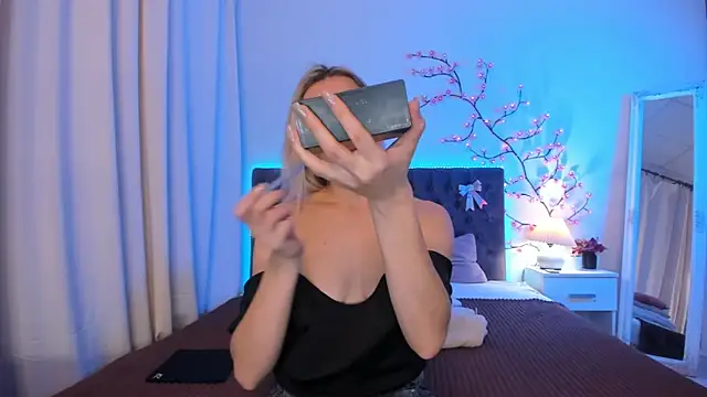 KateOwyns online show from 03.26.26