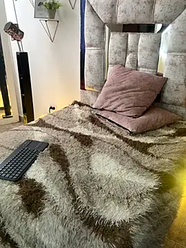 mariana cruzz online show from 12.22.25