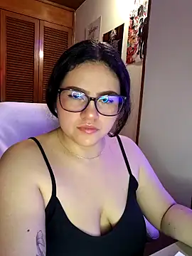 Snapshot of im_mei chatting on 11.28.25 im mei online show from 11.28.25