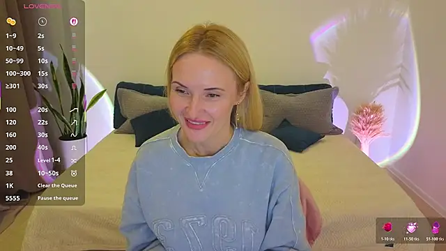 Snapshot of AlisssaRose chatting on 12.04.25 AlisssaRose online show from 12.04.25