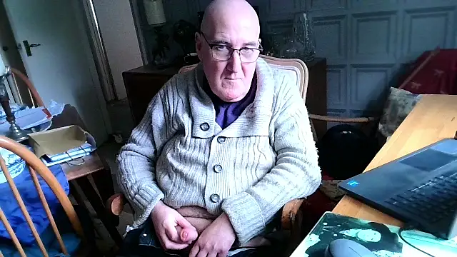 Adamdaddybear online show from 02.17.25