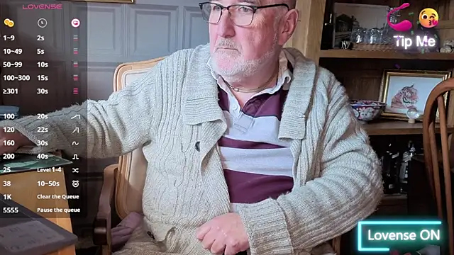 Adamdaddybear online show from 10.25.25