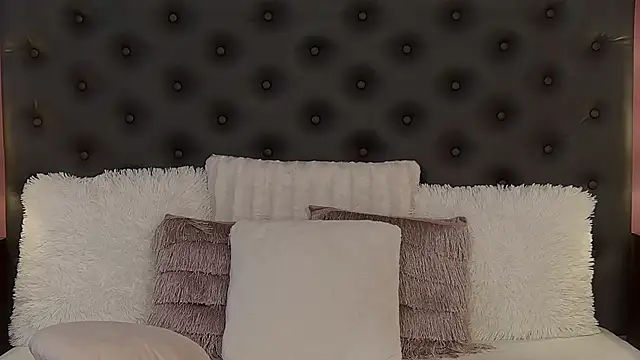 JaquelineM online show from 02.27.26