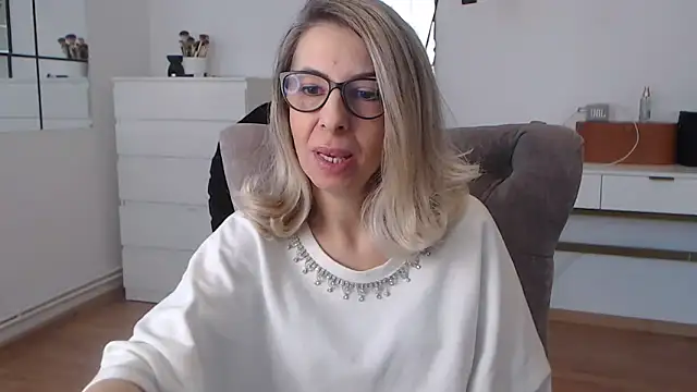 SukyGirl online show from 02.11.25