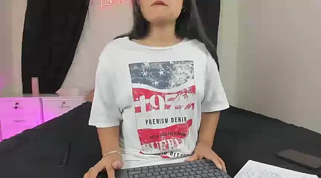 lindacastro02 online show from 02.27.25